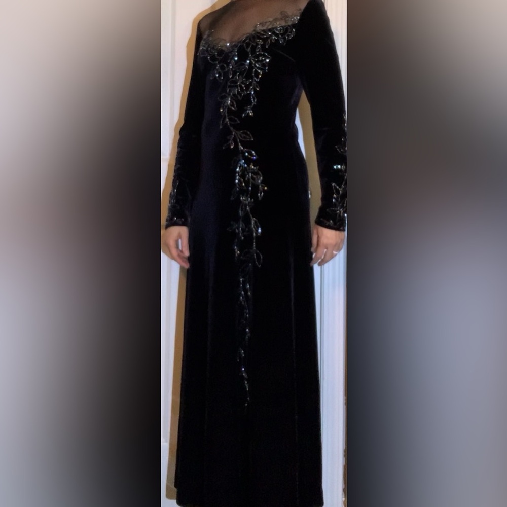 Papell Boutique Evening dress, black beaded, ankle-floor length, ladies size 8